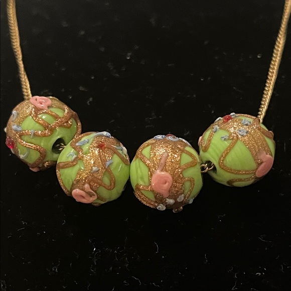 Jewelry - Venetian Glass wedding cake beaded necklace 12ktgf